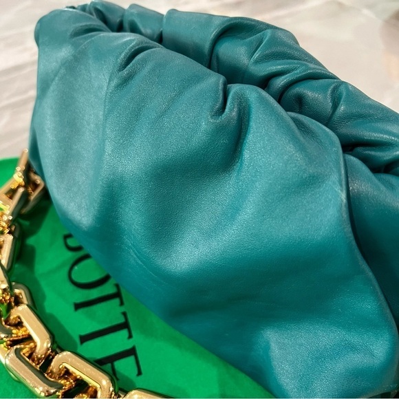 Bottega Veneta Leather The Chain Pouch Handbag - Picture 5 of 16